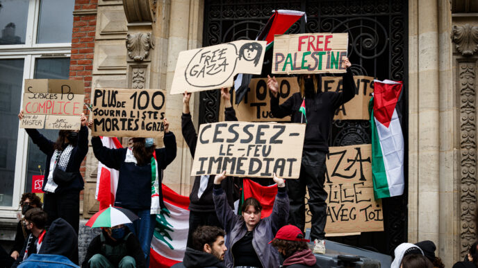 Blocage de l'ESJ à Lille pour les journalistes palestiniens.