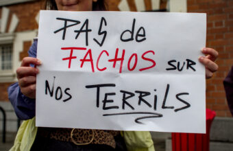 Pancarte "Pas de fachos sur nos terrils"